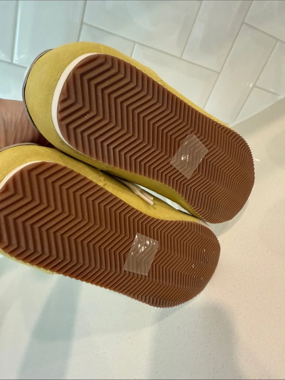 Kurt Geiger Islington Crystal Suede Sneakers Yellow